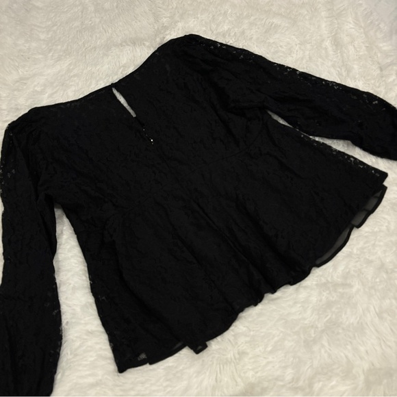 Torrid Lace Open Back Peplum Top in Black, Size 3 - Picture 8 of 12